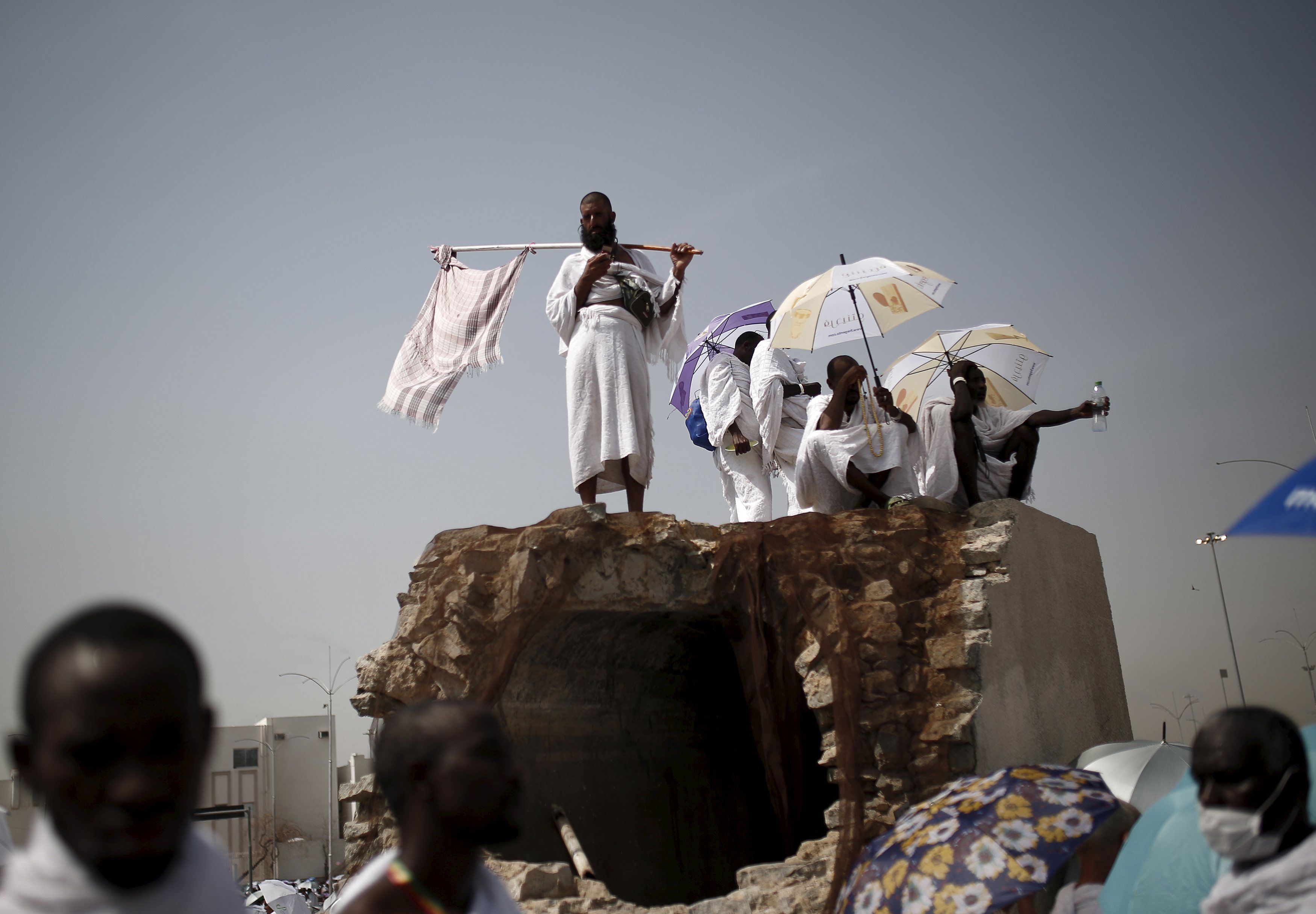 Мусульмане всего мира сегодня празднуют Курбан-байрам: опубликованы фото
