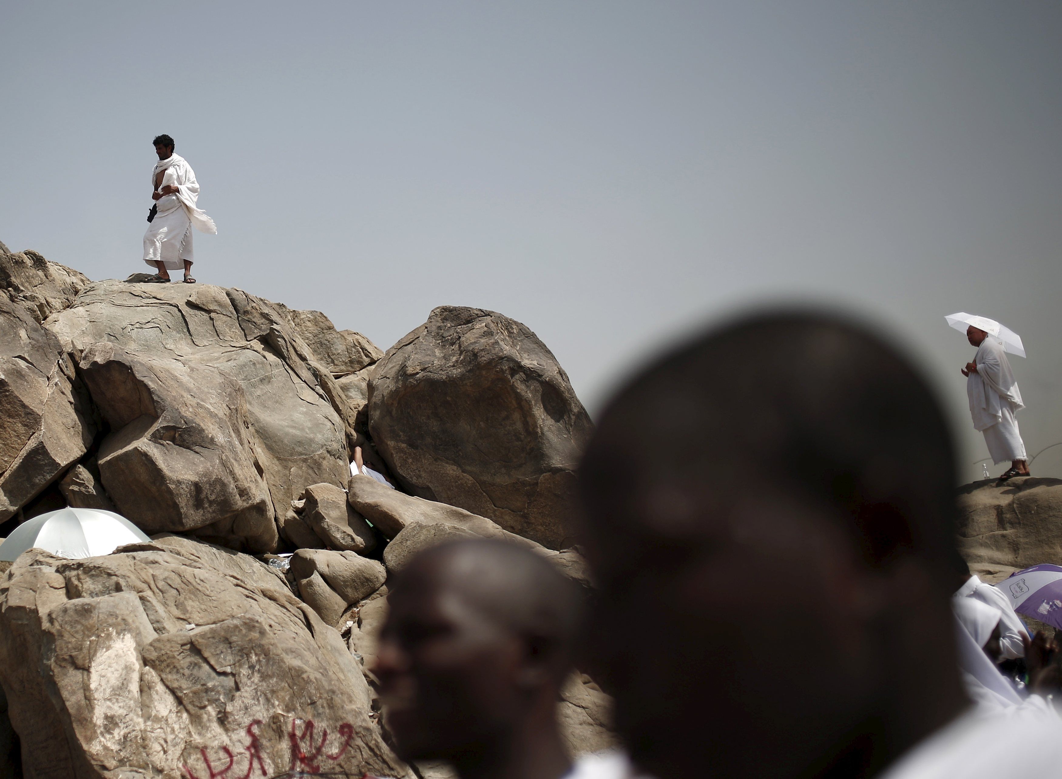 Мусульмане всего мира сегодня празднуют Курбан-байрам: опубликованы фото