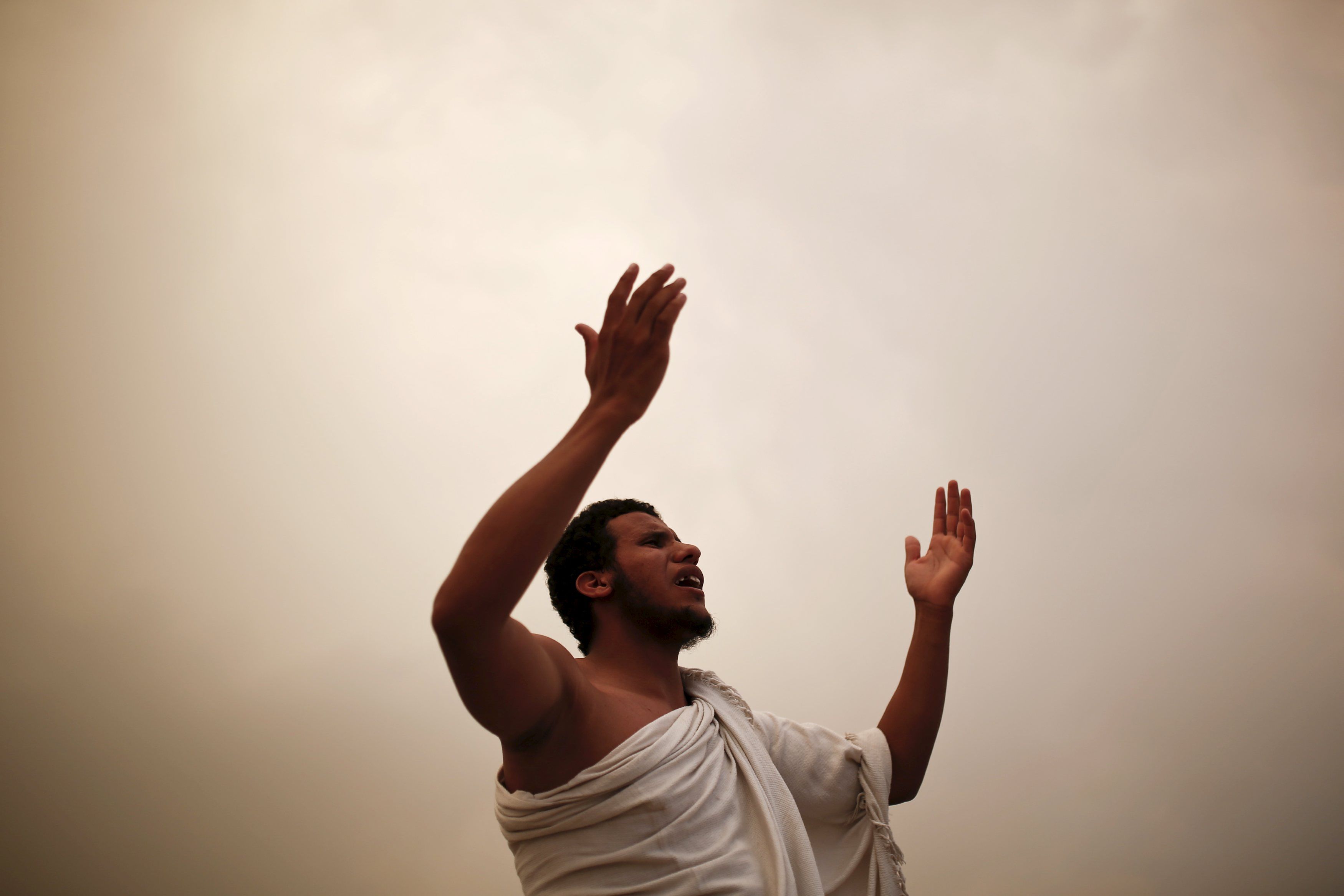 Мусульмане всего мира сегодня празднуют Курбан-байрам: опубликованы фото