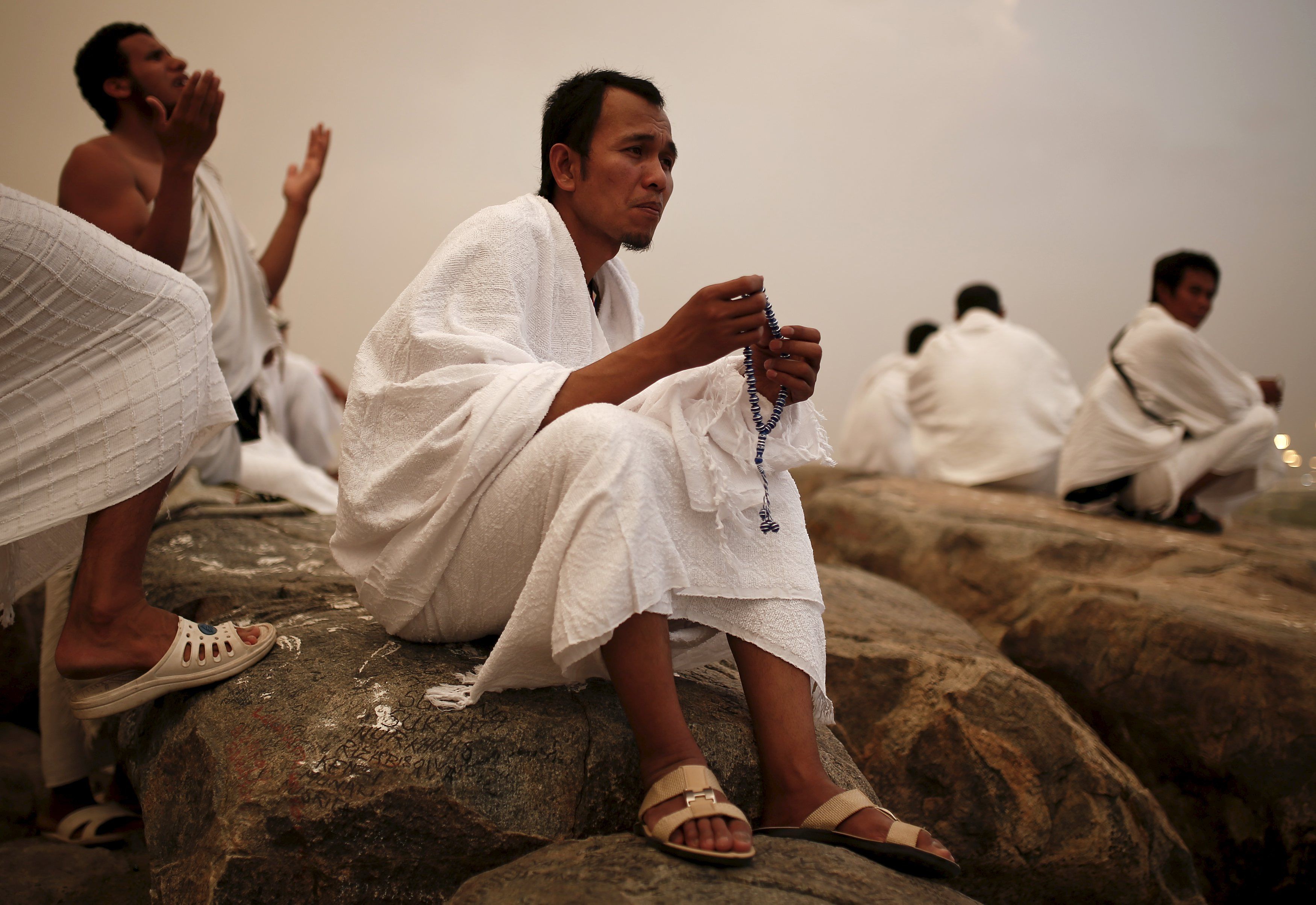 Мусульмане всего мира сегодня празднуют Курбан-байрам: опубликованы фото