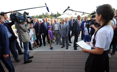 Неловкий момент, когда ребенок умнее президента: соцсети троллят Путина за рассказ о падении рубля