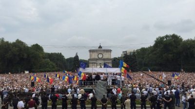 Массовые протесты в Молдове: драки, задержания и палатки в центре столицы, опубликованы фото и видео