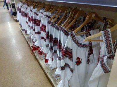 Вышиванки, которые продаются в Донецке. Вышиванки, которые продаются в Донецке.