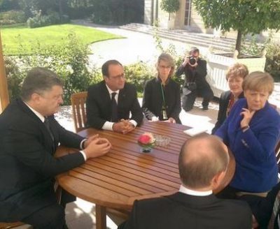 В Париже стартовала встреча лидеров стран В Париже стартовала встреча лидеров стран