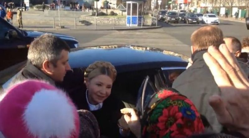 В милиции подтвердили: Тимошенко ездила на ворованном Мercedesе Януковича, опубликованы видео