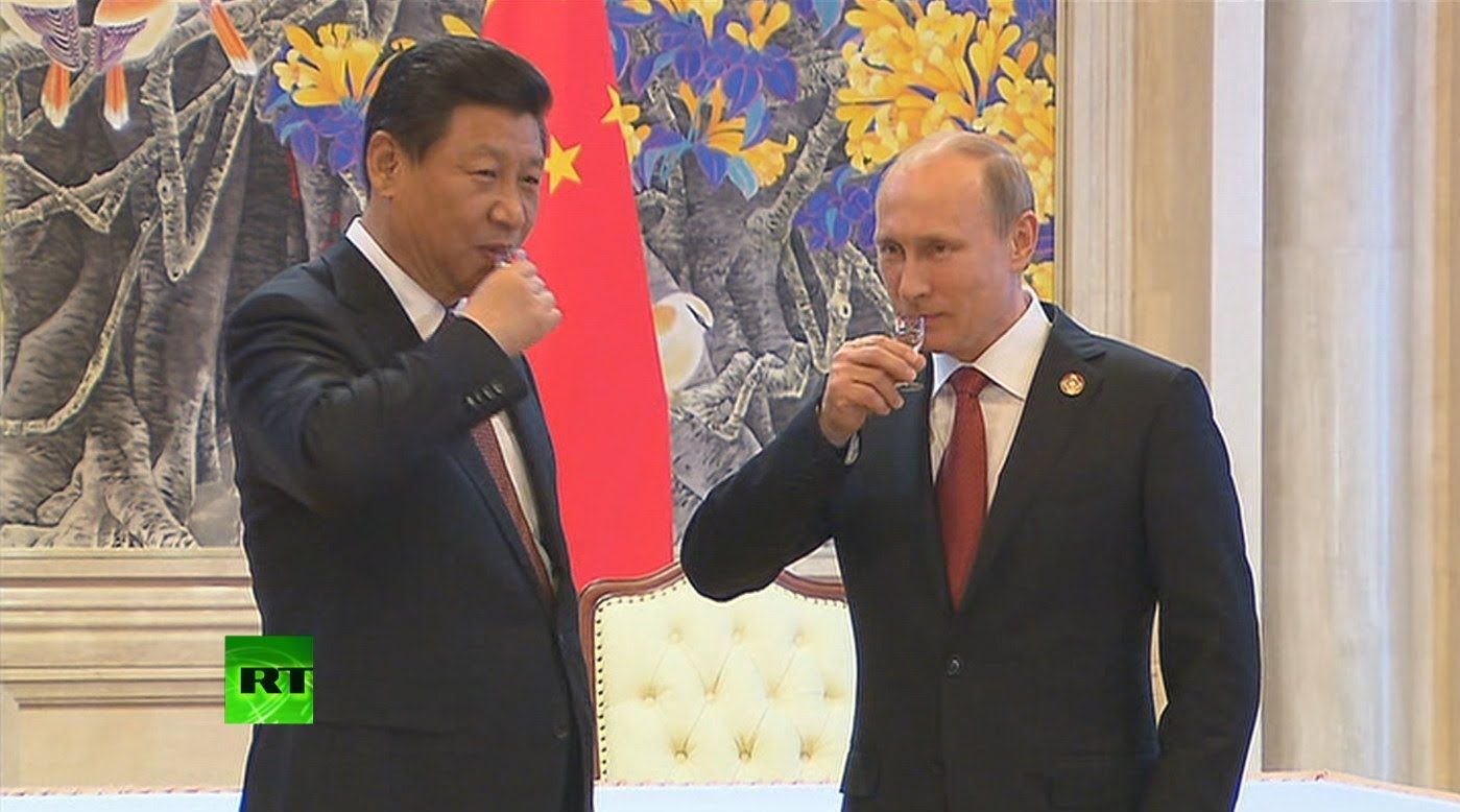 Путин, Цзиньпинь, рюмки Путин, Цзиньпинь, рюмки
