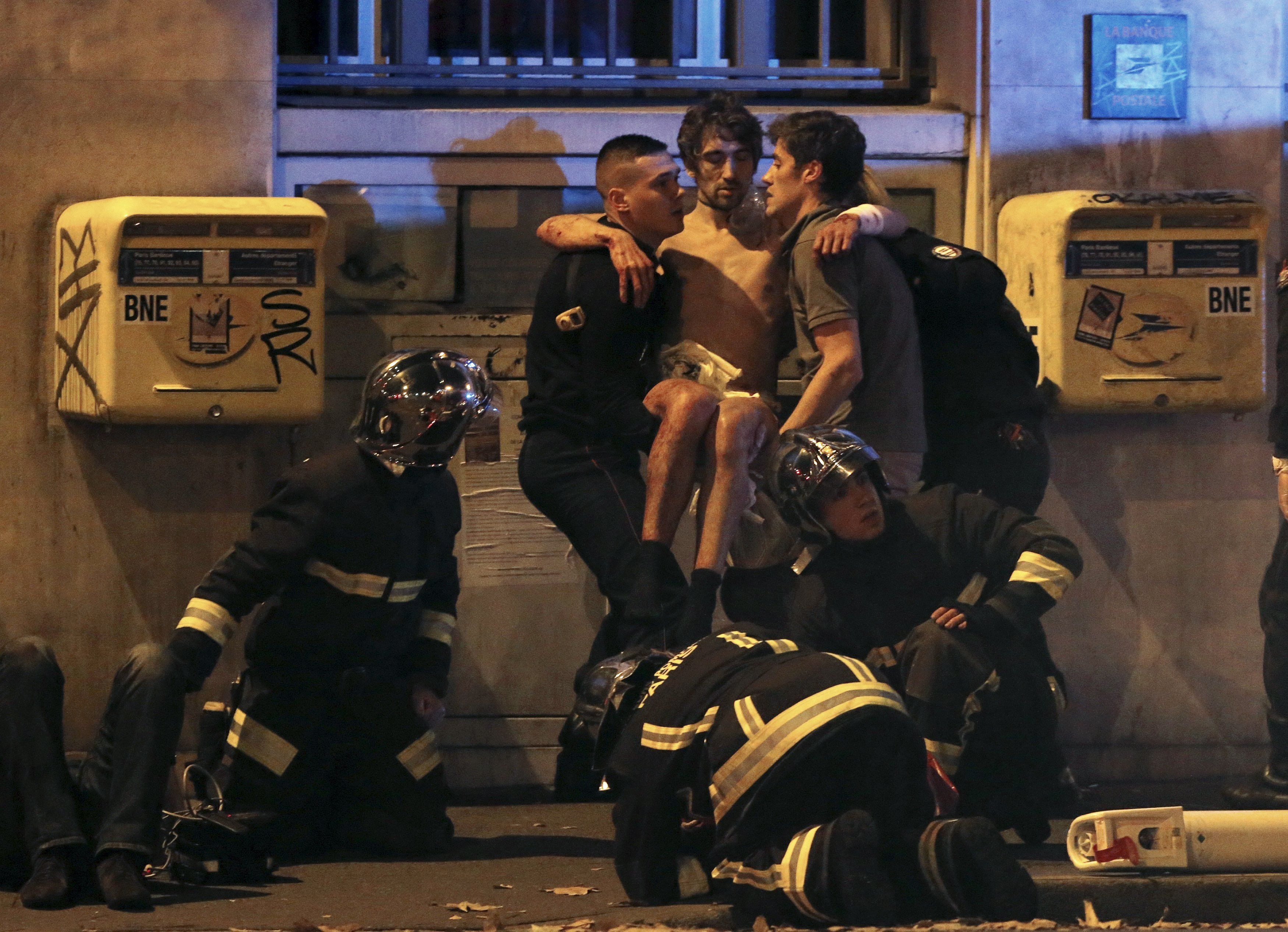 Крупнейший теракт в истории Франции: главные подробности, опубликованы фото и видео с места событий