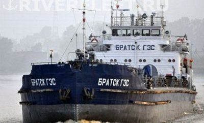 Судно "Братск" наматывало круг с 10 утра до 19 вечера. Судно "Братск" наматывало круг с 10 утра до 19 вечера.
