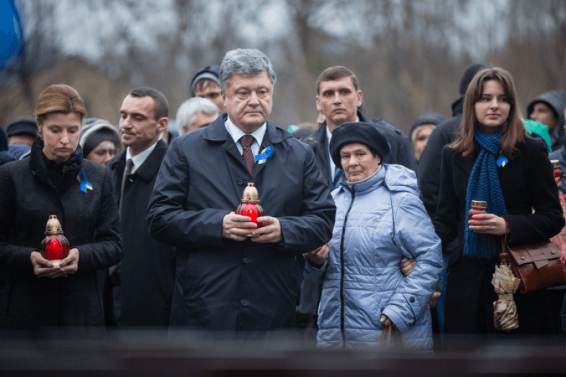 День достоинства: Порошенко недоволен расследованием преступлений против Евромайдана