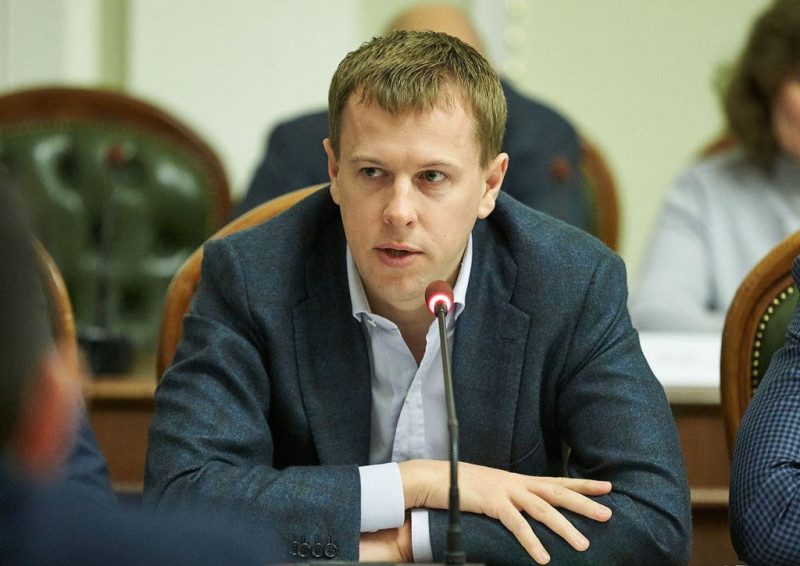 Под санкции СНБО попала компания экс-нардепа с записанным на нее самолетом