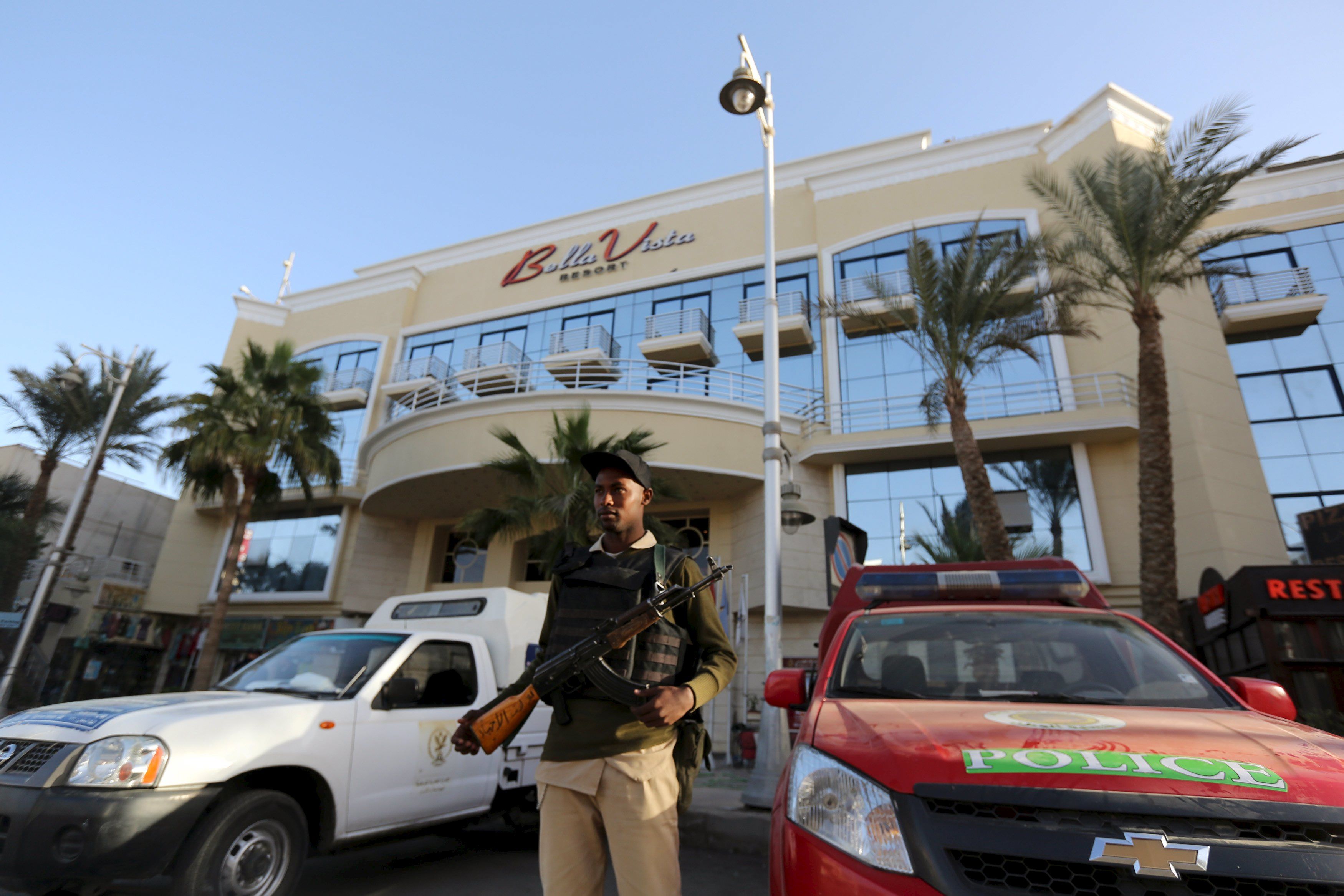 Нападение на отели. Полиция Хургада. Охрана Египта. Туристическая полиция Египта Хургада. Охрана у отеля Египет.
