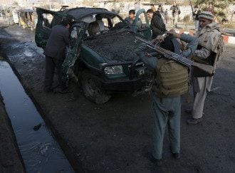 Поврежденное авто в Пакистане, иллюстрация