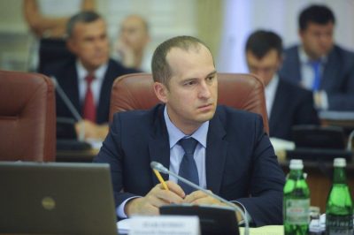 Общество обеспокоено, что в отставку могут уйти эффективные министры-технократы — политолог
