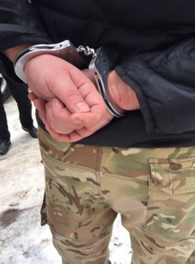 На Сумщине инспектор пограничной службы погорел на взятке: опубликованы фото