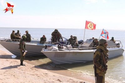 Главари ДНР лихорадочно создают военную "флотилию": попросили катера у ФСБ