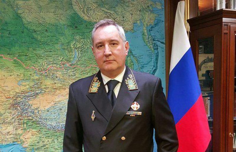 Рогозину грозит паралич из-за осколка в шейном позвонке