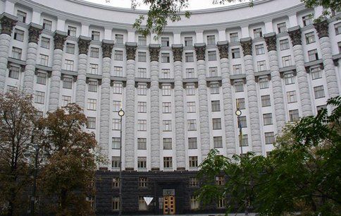 Кабмин прогнозирует удешевление национальной валюты. Кабмин прогнозирует удешевление национальной валюты.