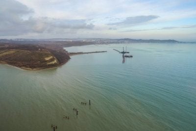 Строительство моста в оккупированном Крыму Строительство моста в оккупированном Крыму