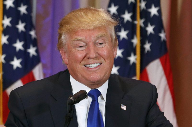 Почему Трамп так любит Путина?