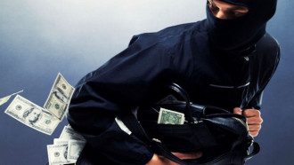 Под Киевом злоумышленники напали на инкассаторскую машину, забрали деньги и скрылись