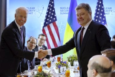 Джозеф Байден на встрече с Петром Порошенко в Вашингтоне. Джозеф Байден на встрече с Петром Порошенко в Вашингтоне.
