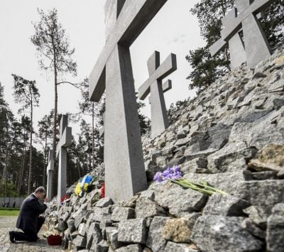 В Украине вспоминают жертв сталинских репрессий: опубликованы фото