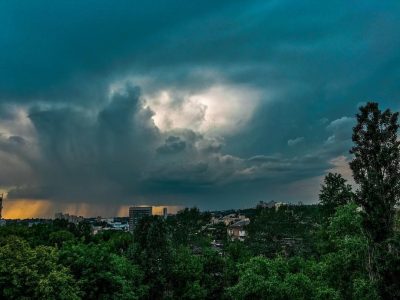 Погода в Украине испортится: на 31 июля объявили штормовое предупреждение