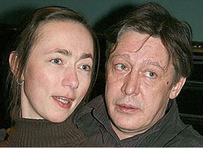 Михаил Ефремов обвенчался с женой на 15-м году совместной жизни