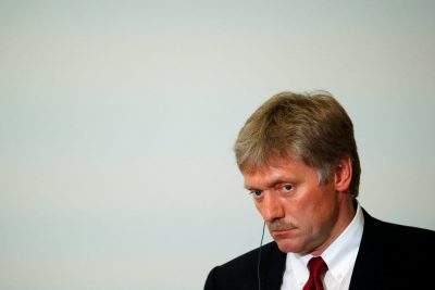 Комментируя призыв Зеленского сохранять санкции против РФ, Песков напомнил про оружие