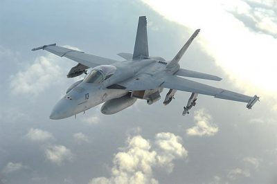 Самолет F/A-18 Самолет F/A-18