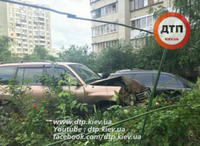 Поврежденное авто Поврежденное авто