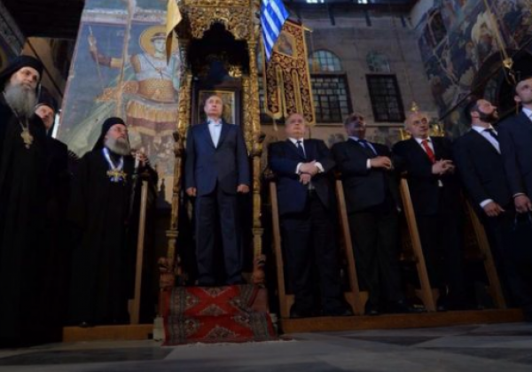 Путин в кресле византийских императоров