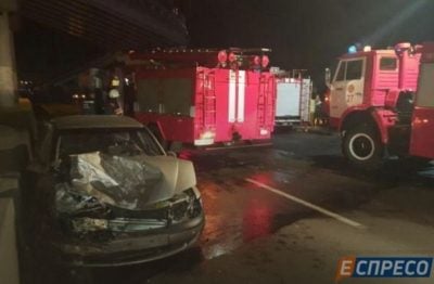 Автомобиль посольства Азербайджана попал в ДТП на Подоле: опубликованы фото с места события