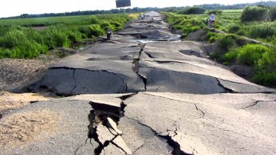 Почти Монголия по уровню дорог: российский журналист развеял миф, что РФ осчастливит Донбасс