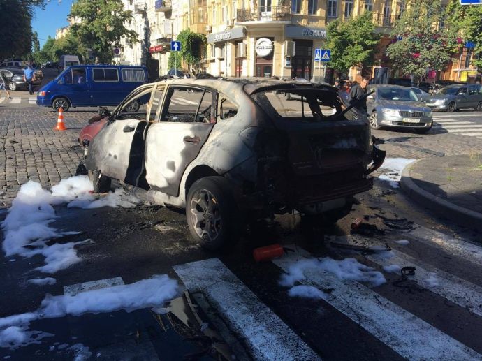 В Киеве из-за взрыва авто погиб журналист Павел Шеремет: опубликованы фото с места происшествия