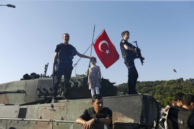Новые подробности попытки военного переворота в Турции. Мятежники захватили фрегат ВМС