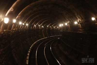 Тоннель в столичном метро, иллюстрация Тоннель в столичном метро, иллюстрация