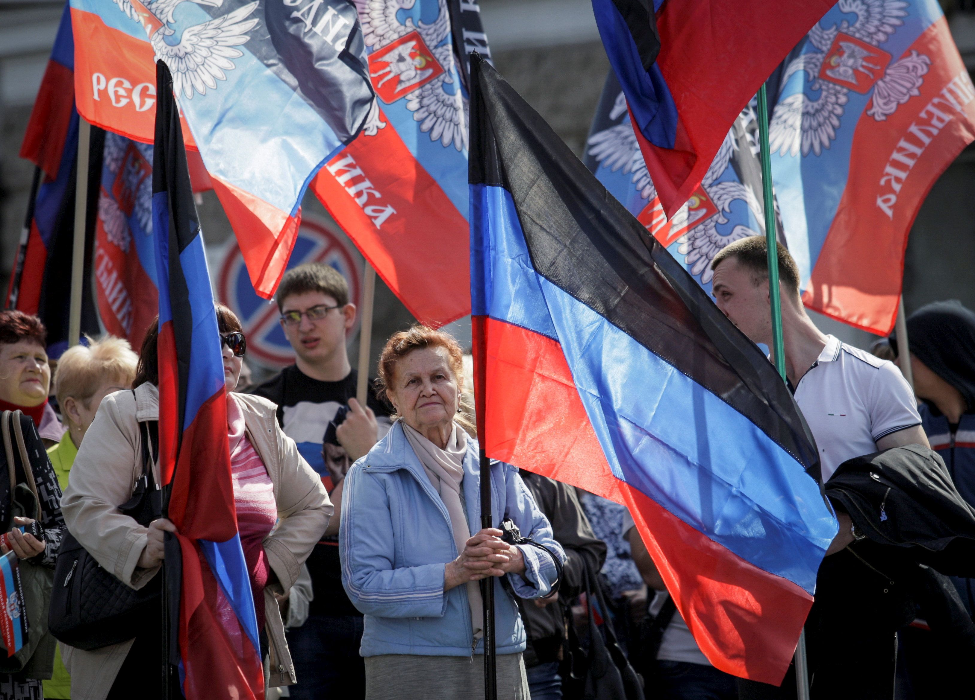 Донецк, сепаратисты, флаги Донецк, сепаратисты, флаги
