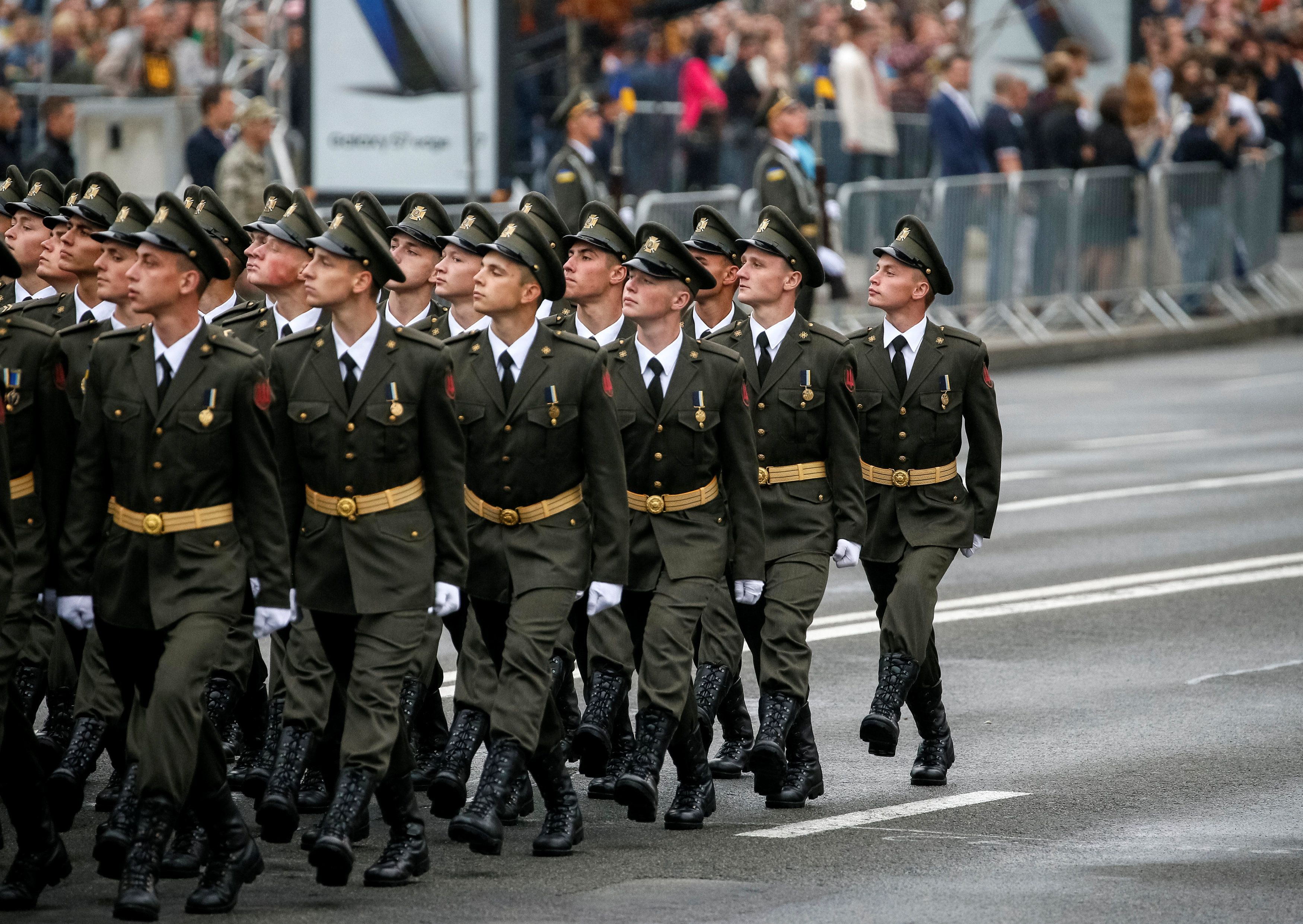 Ул марш. Военный парад. Армия парад. Военный марш. Военные маршируют.