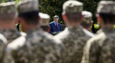 Порошенко допускает введение военного положения и мобилизацию в Украине
