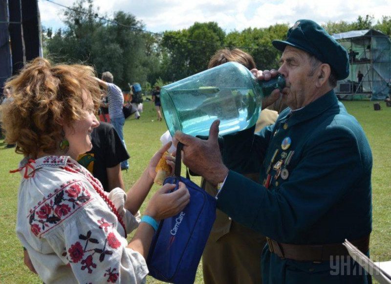 Ученые опровергли миф о том, что отказ от алкоголя продлевает жизнь