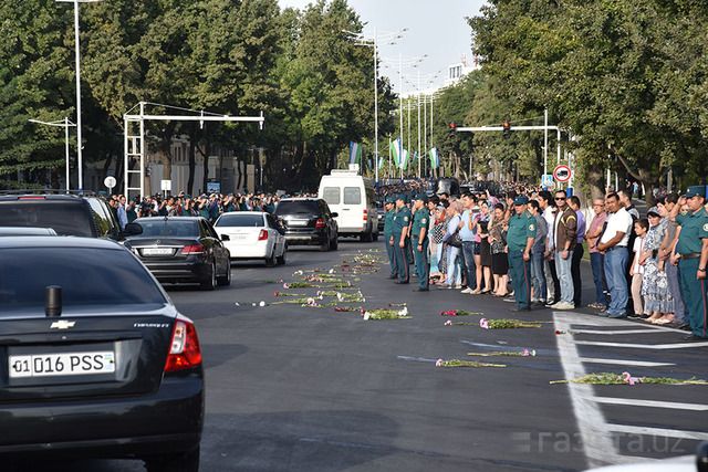 Ташкент простился с Исламом Каримовым, опубликованы фото и видео