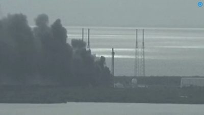 На пусковой платформе SpaceX произошел взрыв