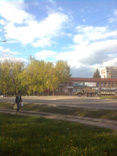 Армейский "Урал" тянет МТ-ЛБ на прицепе Армейский "Урал" тянет МТ-ЛБ на прицепе