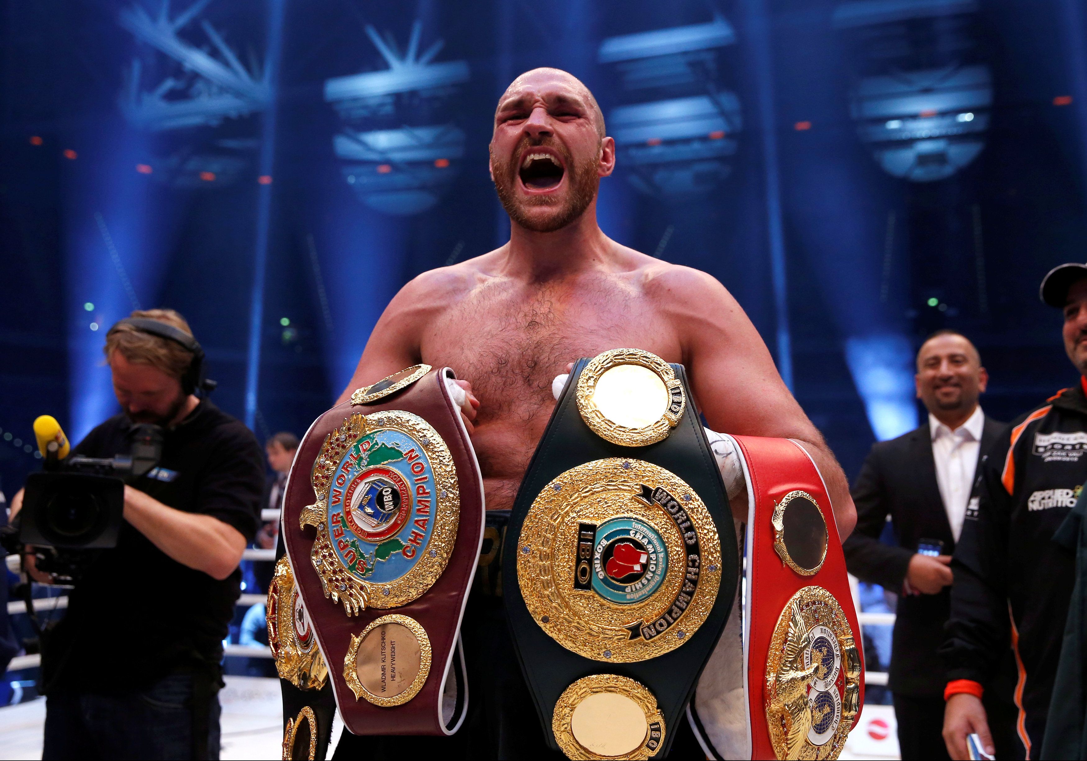 Официально: Тайсон Фьюри отказался от титулов WBA, WBO и IBO Официально: Тайсон Фьюри отказался от титулов WBA, WBO и IBO