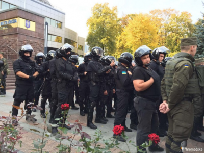 Силовики на месте инцидента Силовики на месте инцидента