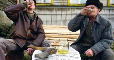 Пьющая Россия. В смертельных объятиях "зелёного змия" Пьющая Россия. В смертельных объятиях "зелёного змия"