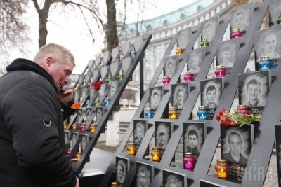 Годовщина трагедии. В Украине чтят память погибших героев Небесной Сотни