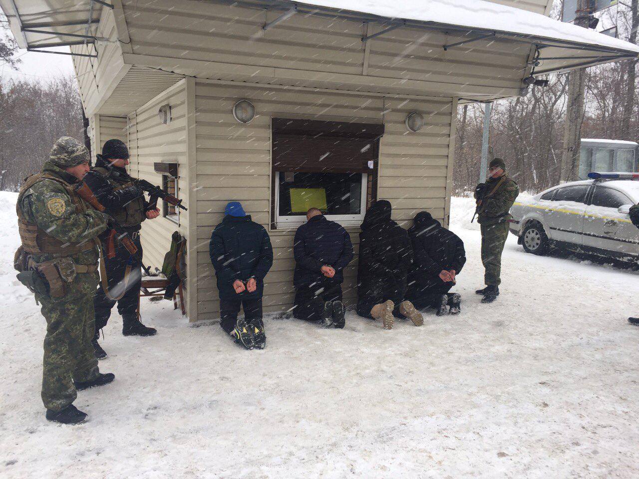 Операции по задержанию вооруженных преступников. Захват вооруженного преступника. Задержание вооруженного преступника. Спецоперации по задержанию Вооруженных преступников. Задержание особо опасного.