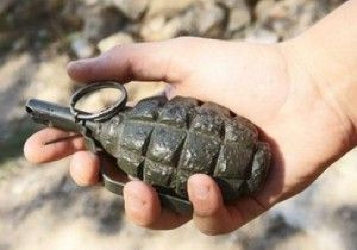 граната ф1 осколки. подорвал 3 гранаты. страйкбольная граната в разрезе. подорвал 3 гранаты. ручная граната в руке.